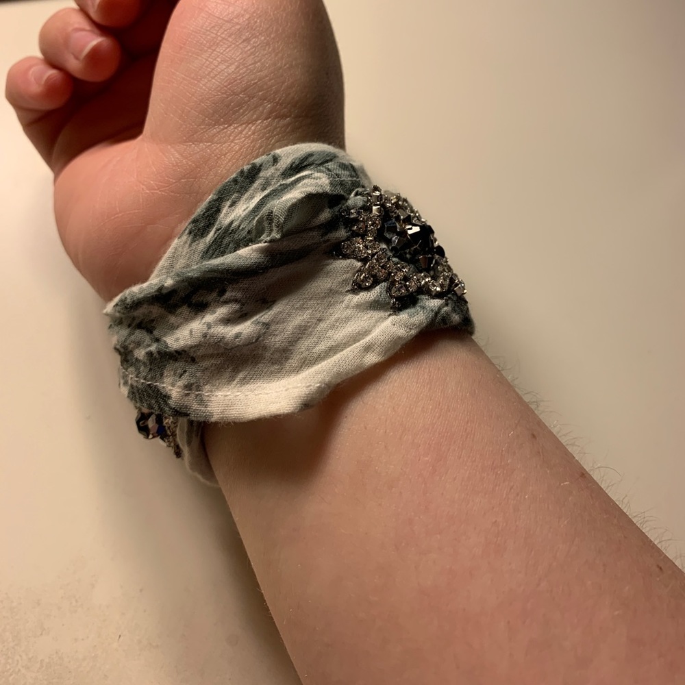 ✨ Anthropologie crystal bandana wrap bracelet - Picture 2 of 13